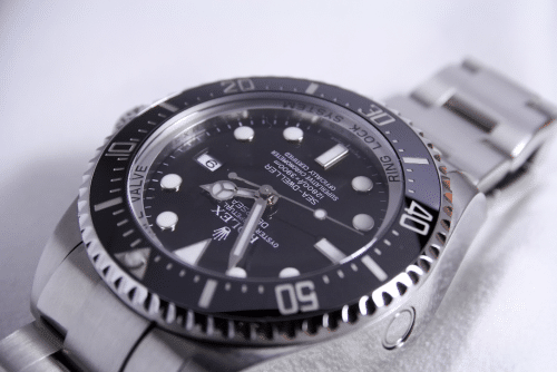 Gros plan sur une montre Rolex
