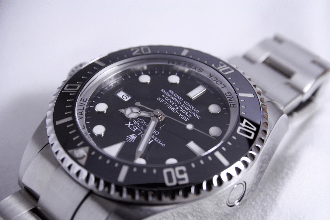 Gros plan sur une montre Rolex